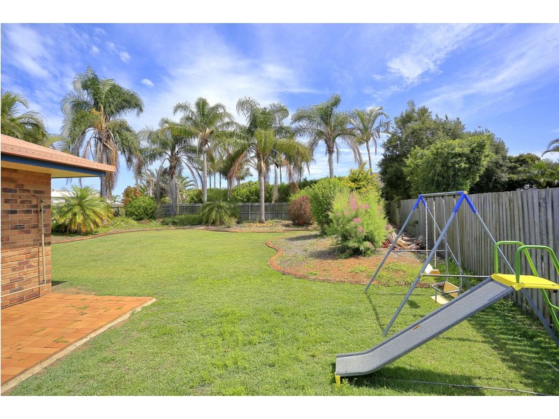 2 Majestic Place, Coral Cove QLD 4670