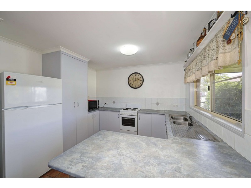 2 Majestic Place, Coral Cove QLD 4670