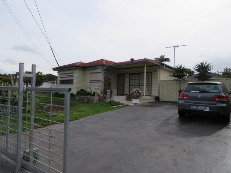 9 Baragoola Street, Fairfield West NSW 2165