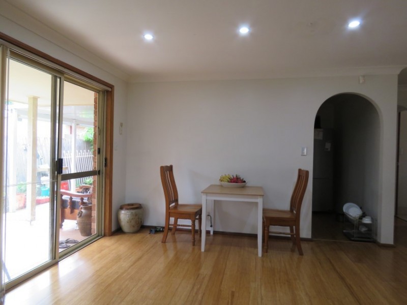 33 Sunny Place, St Johns Park NSW 2176