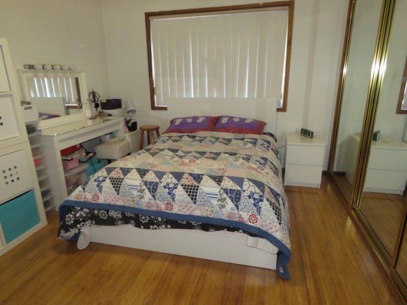33 Sunny Place, St Johns Park NSW 2176