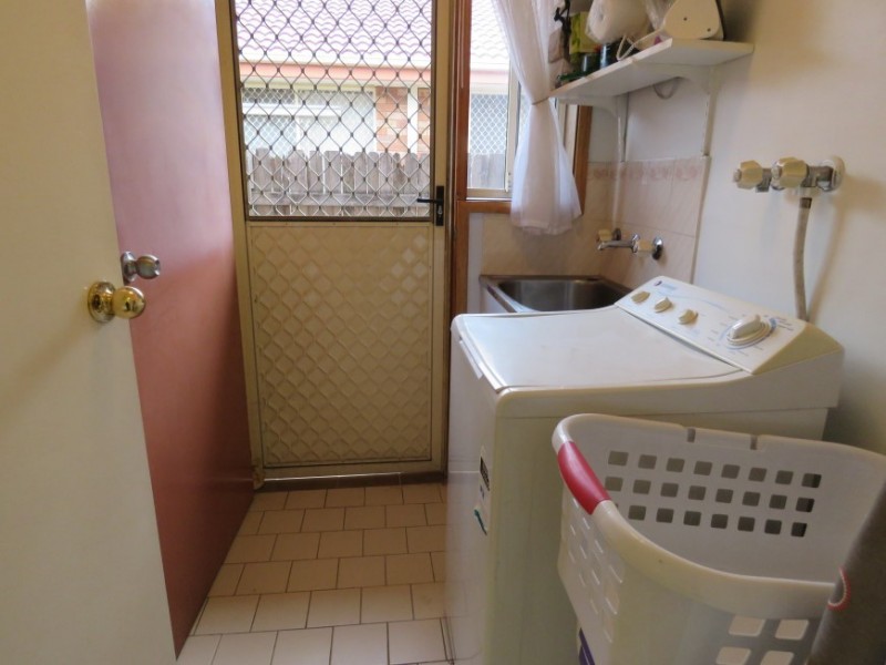 33 Sunny Place, St Johns Park NSW 2176