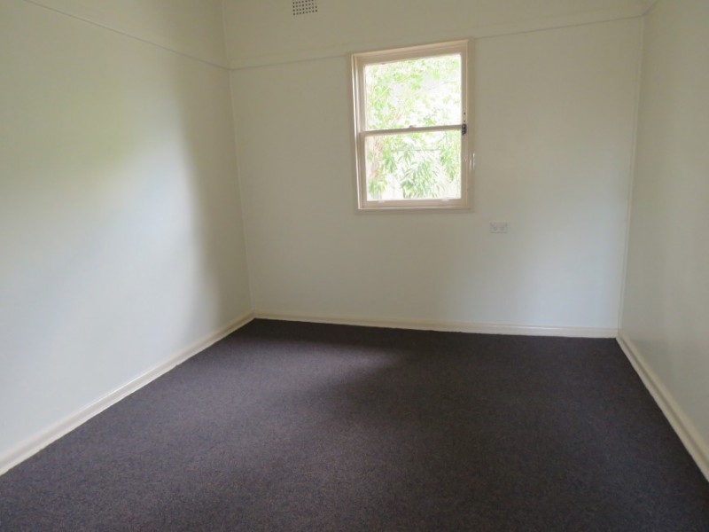 16 Bennett Ave, Carramar NSW 2163