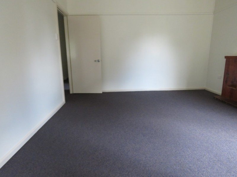 16 Bennett Ave, Carramar NSW 2163