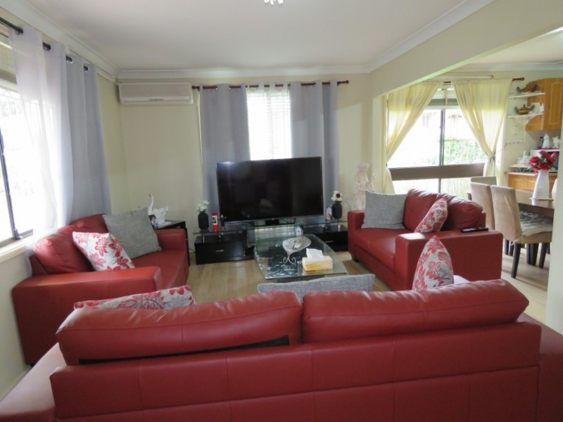 18 Brahma Close, Bossley Park NSW 2176