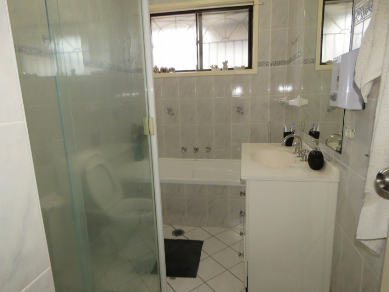 18 Brahma Close, Bossley Park NSW 2176