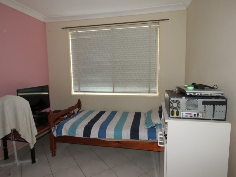 18 Brahma Close, Bossley Park NSW 2176