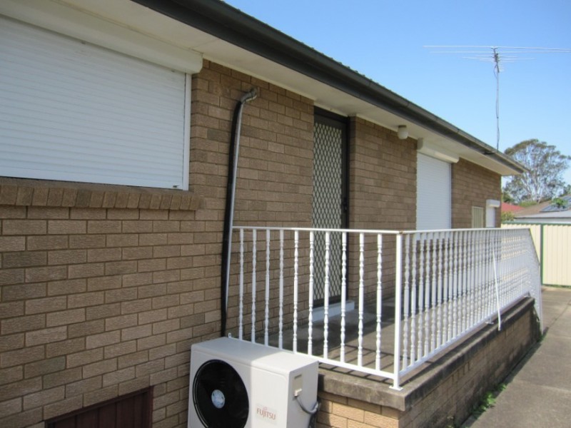 6 Concord Place,, St Johns Park NSW 2176