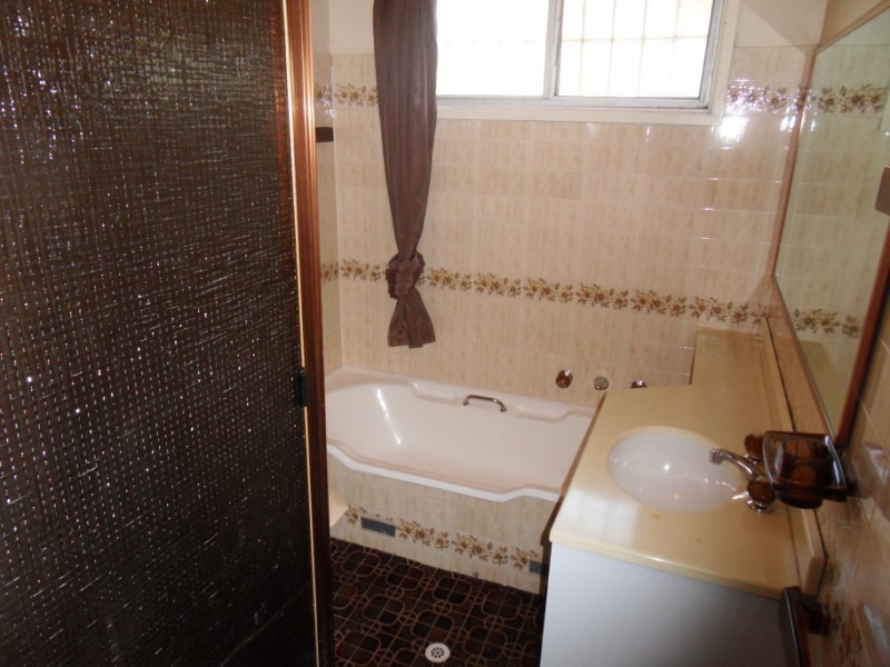 Fairfield NSW 2165