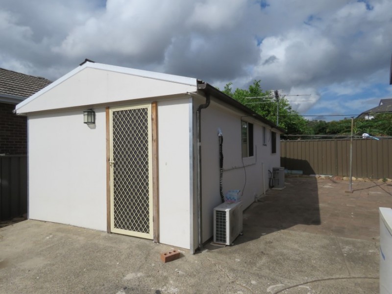 2 BURRA STREET, Busby NSW 2168