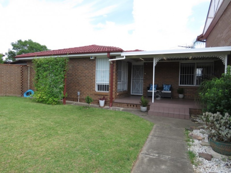 1/32 Sandringham Street, St Johns Park NSW 2176