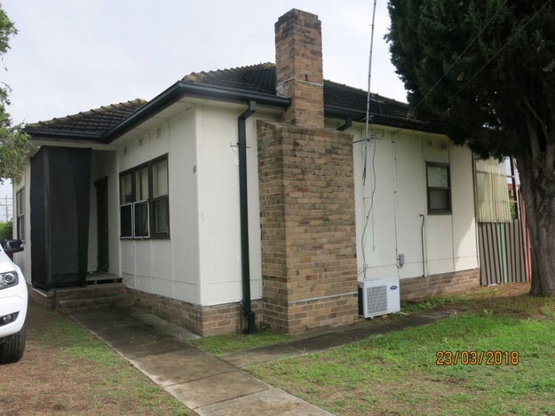 12 Freeman Ave, Canley Vale NSW 2166