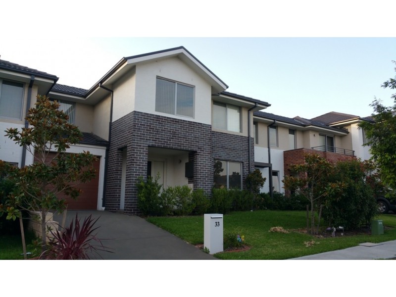33 Sovereign Circuit, Glenfield NSW 2167