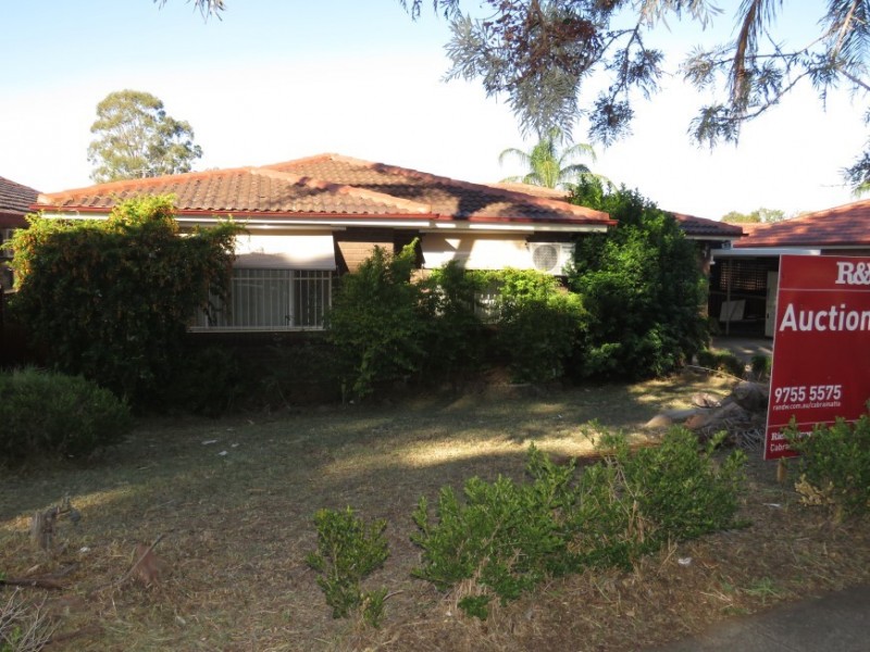 8 Gove Avenue, Green Valley NSW 2168