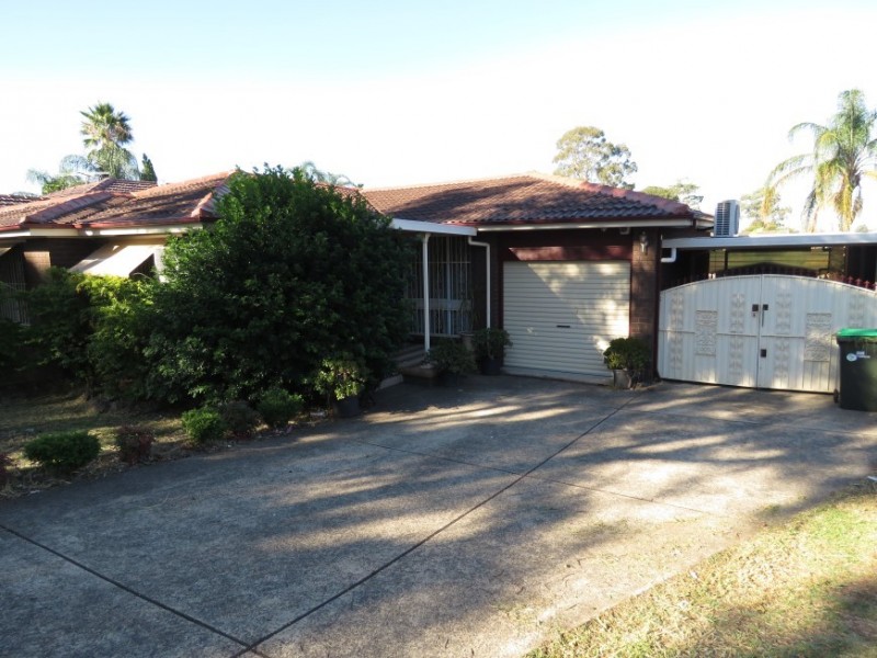 8 Gove Avenue, Green Valley NSW 2168