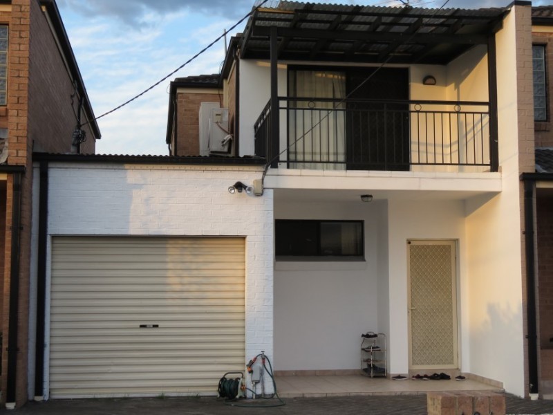 16a The Grove, Fairfield NSW 2165