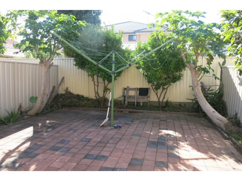 16a The Grove, Fairfield NSW 2165