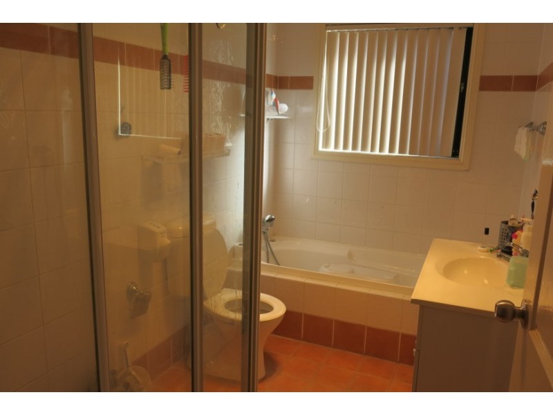 16a The Grove, Fairfield NSW 2165