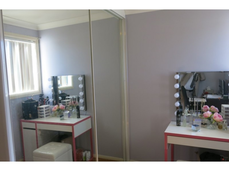 16a The Grove, Fairfield NSW 2165