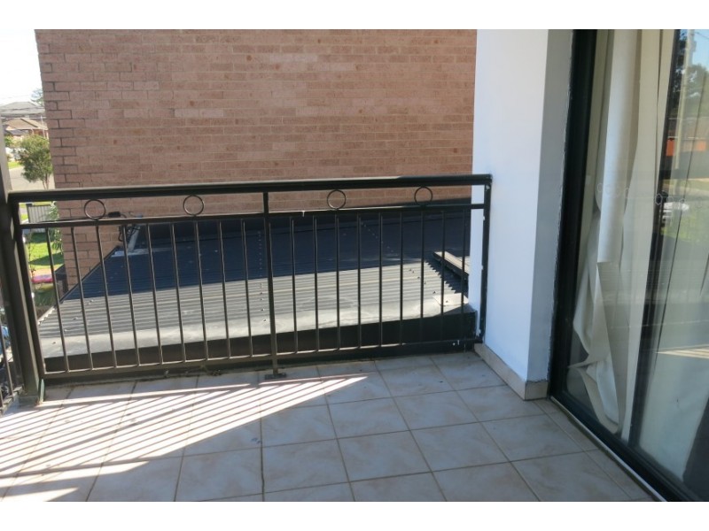 16a The Grove, Fairfield NSW 2165