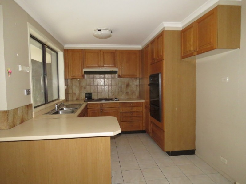 20 Lismore Close, Bossley Park NSW 2176