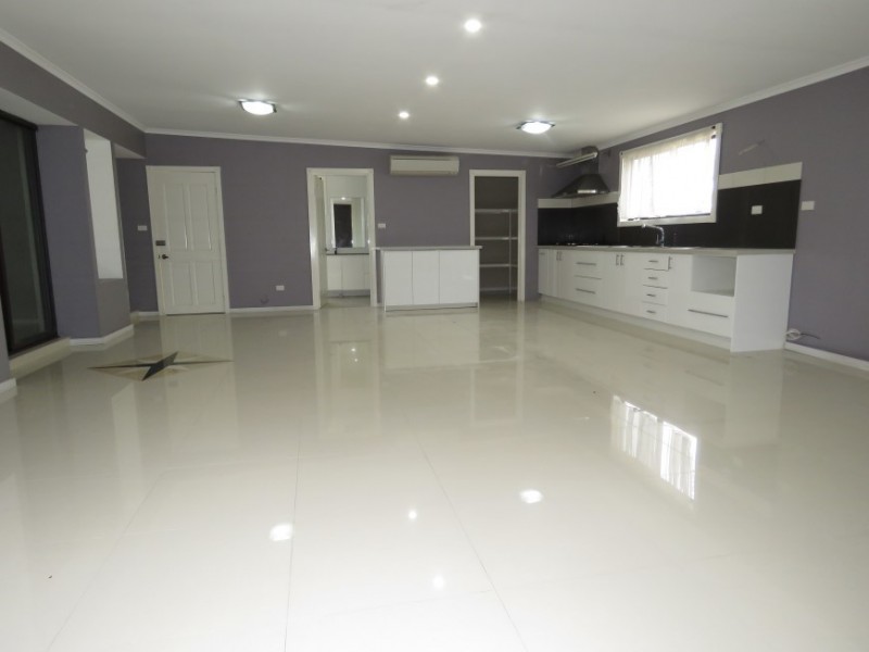 20 Lismore Close, Bossley Park NSW 2176