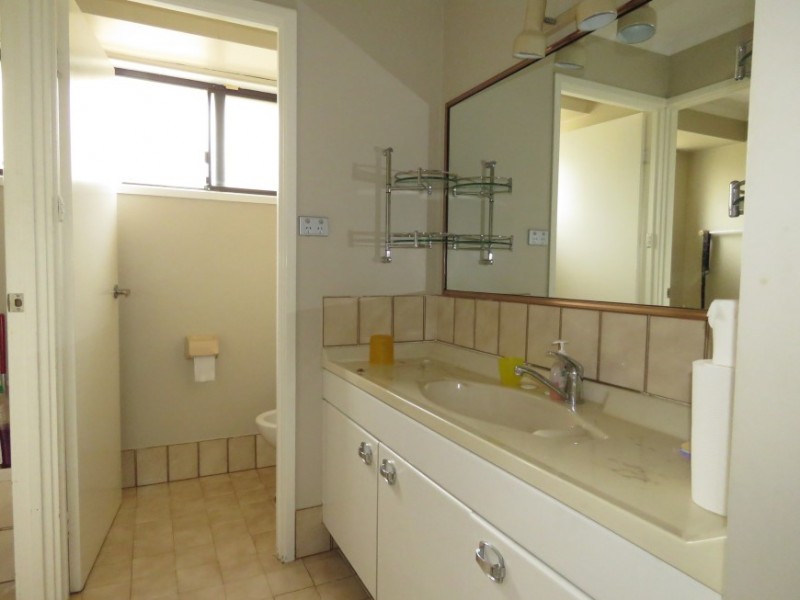 20 Lismore Close, Bossley Park NSW 2176