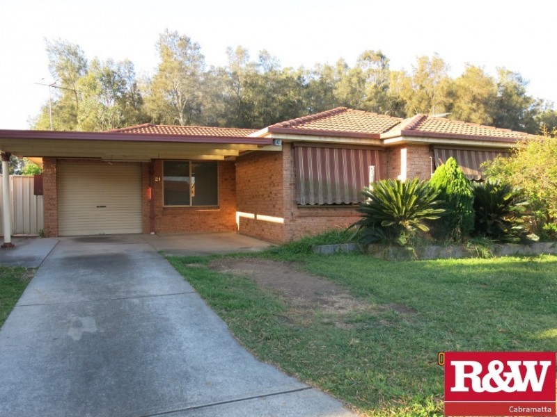 21 Murwillumbah Ave, Hoxton Park NSW 2171