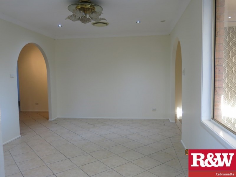 21 Murwillumbah Ave, Hoxton Park NSW 2171