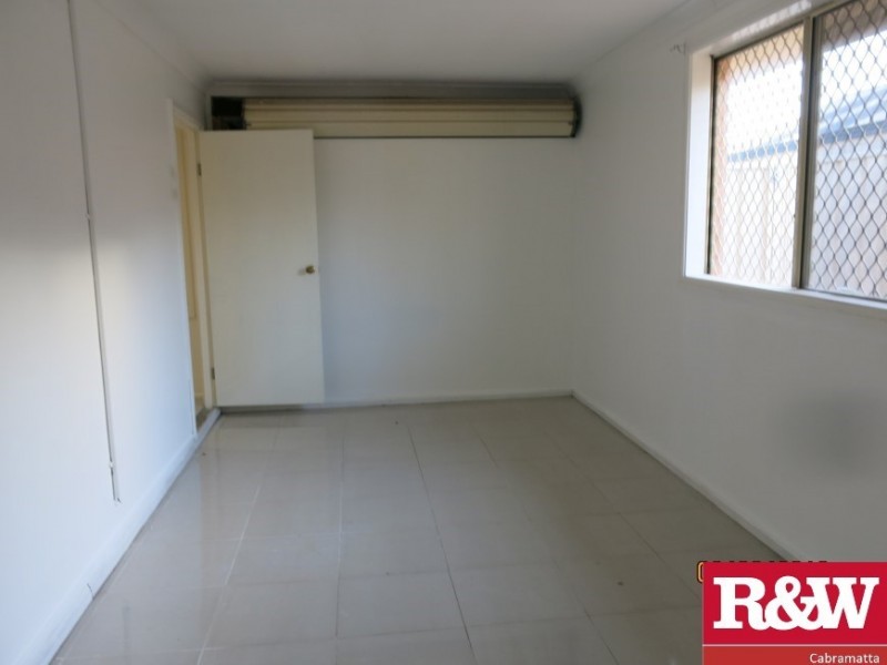 21 Murwillumbah Ave, Hoxton Park NSW 2171