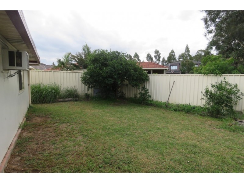 21 Murwillumbah Ave, Hoxton Park NSW 2171