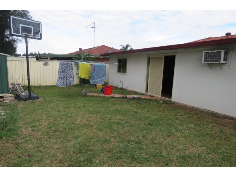 21 Murwillumbah Ave, Hoxton Park NSW 2171