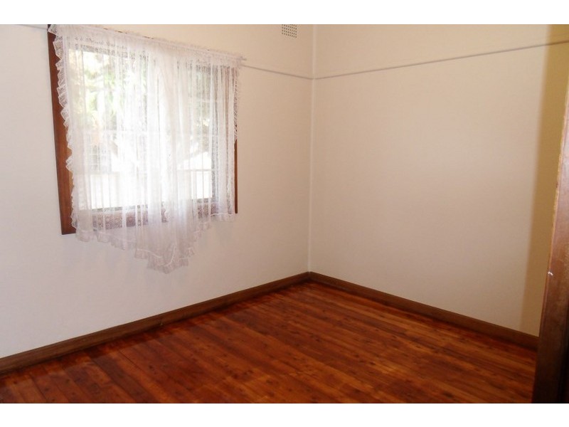 143 River Ave, Fairfield East NSW 2165