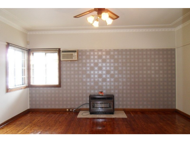 143 River Ave, Fairfield East NSW 2165