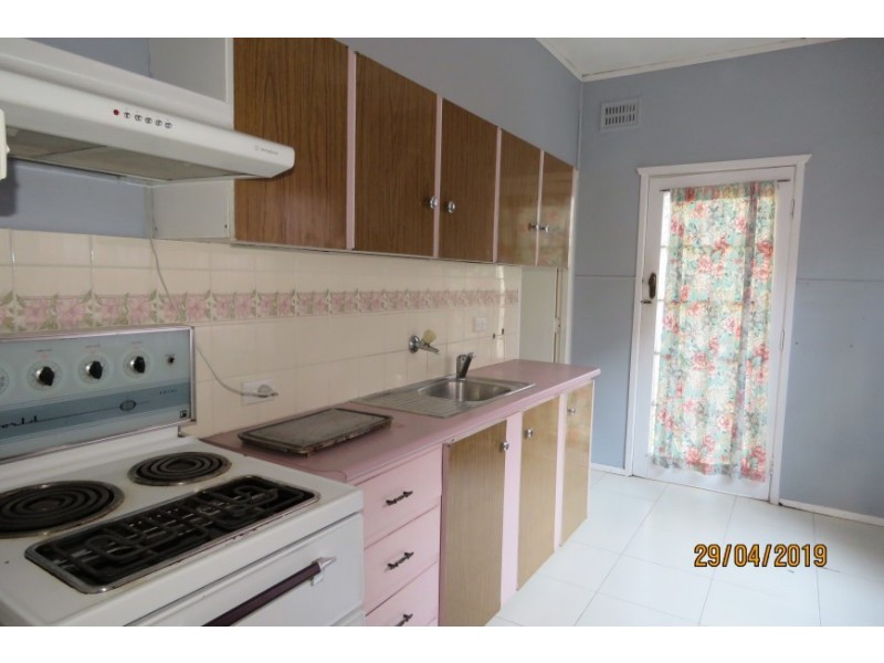 25 The Grove, Fairfield NSW 2165