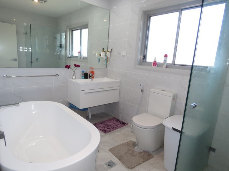 32 Margaret Street, Fairfield West NSW 2165