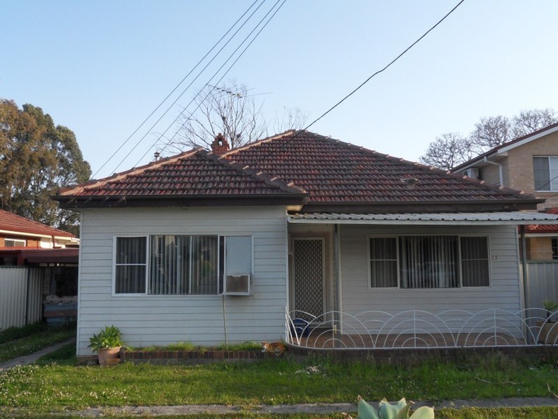 15 Maquarie Street, Fairfield NSW 2165