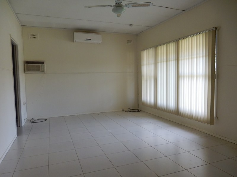 25 The Grove, Fairfield NSW 2165