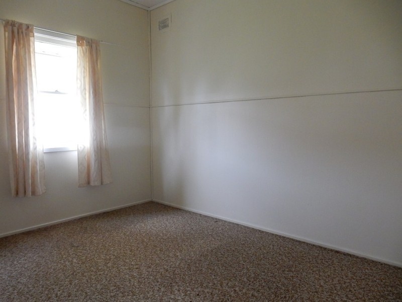 25 The Grove, Fairfield NSW 2165