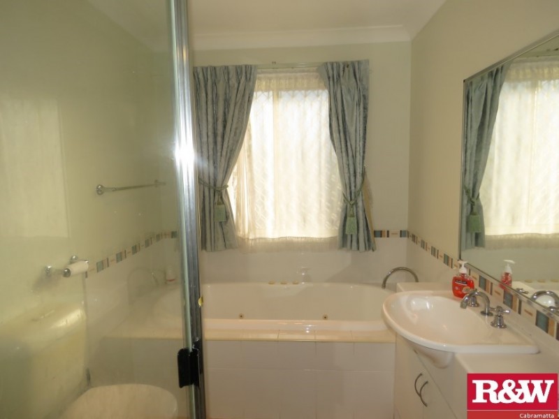 2/5A Mackenzie Street, Canley Vale NSW 2166