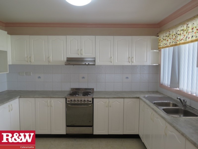 2/24 Wyong Street, Canley Heights NSW 2166