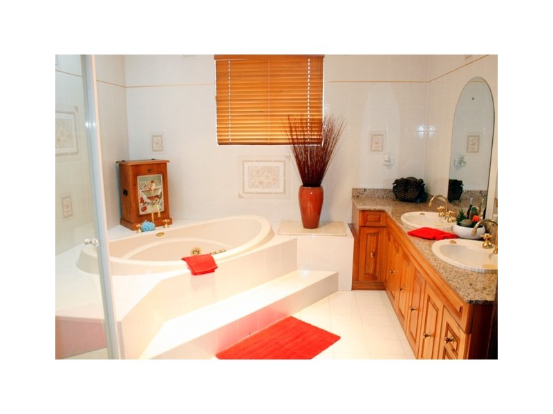 44-46 Weeroona Rd, Edensor Park NSW 2176