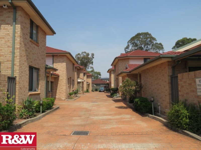 2/160 Meadows Road, Mount Pritchard NSW 2170