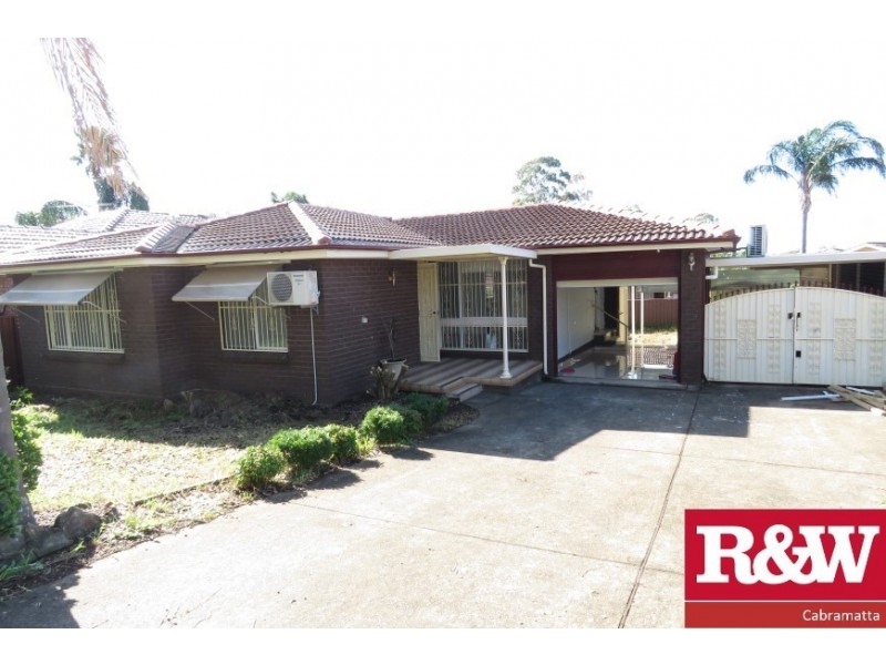 8 Gove Avenue, Green Valley NSW 2168