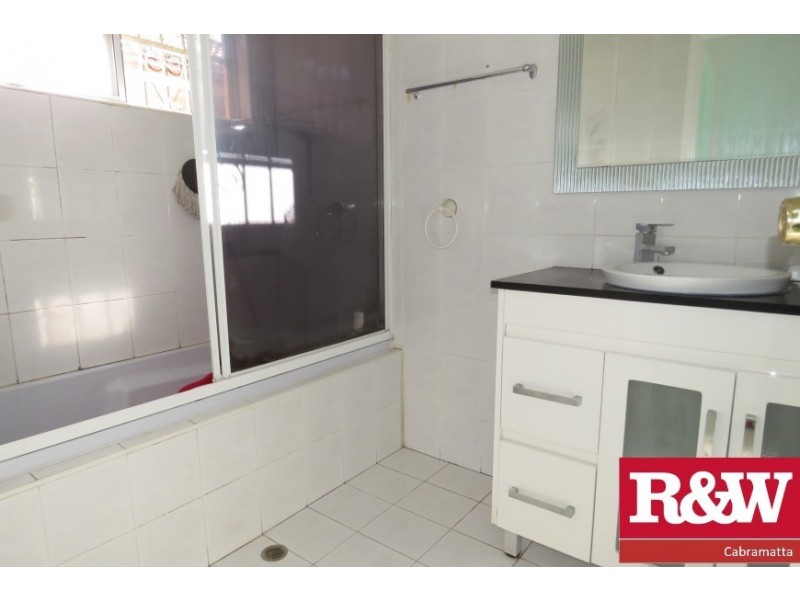 8 Gove Avenue, Green Valley NSW 2168