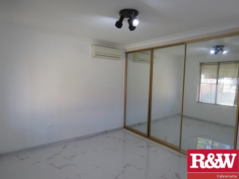 8 Gove Avenue, Green Valley NSW 2168