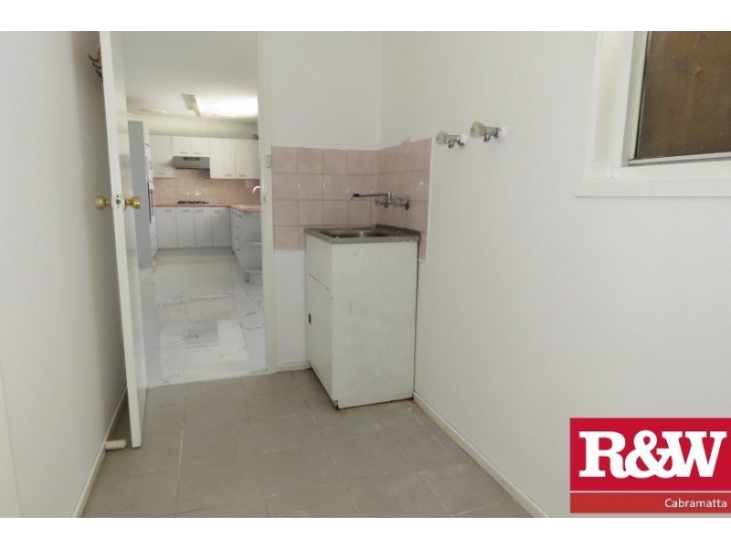 8 Gove Avenue, Green Valley NSW 2168