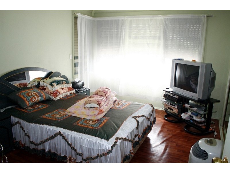 Fairfield West NSW 2165