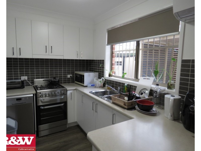 27 Sparrow Lane, Green Valley NSW 2168