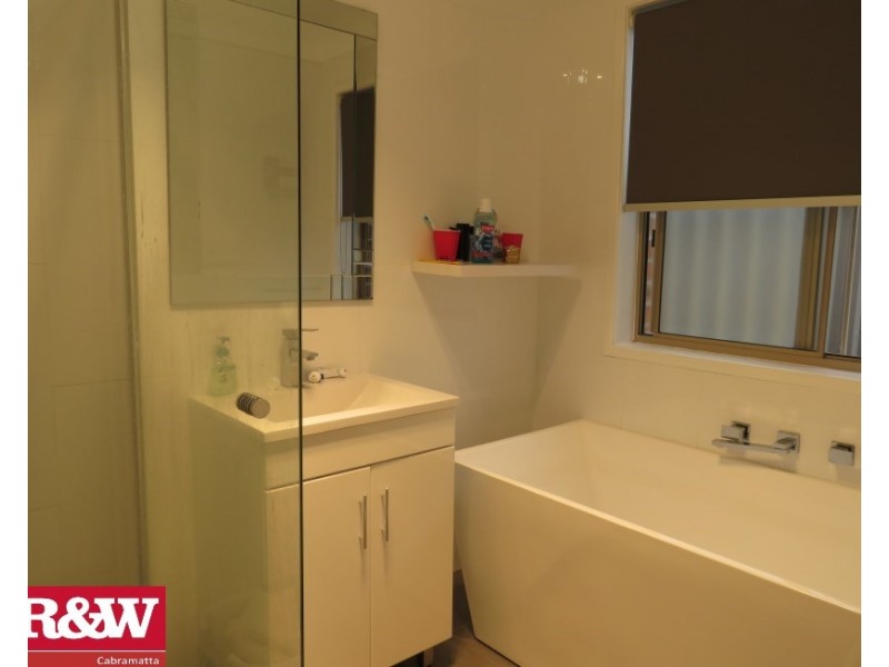 27 Sparrow Lane, Green Valley NSW 2168